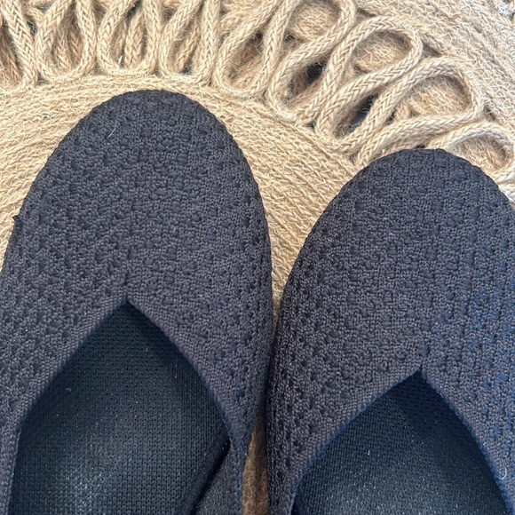 Excellent condition Rothys 9.5! - Picture 4 of 5